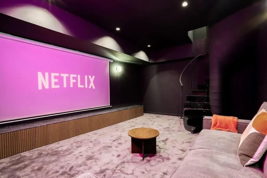 Sublime Duplex Avec Salle De Cinema Paris France