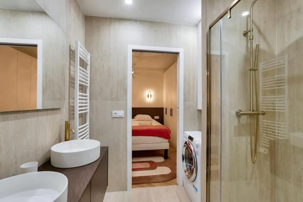 Sublime Duplex Avec Salle De Cinema Paris
